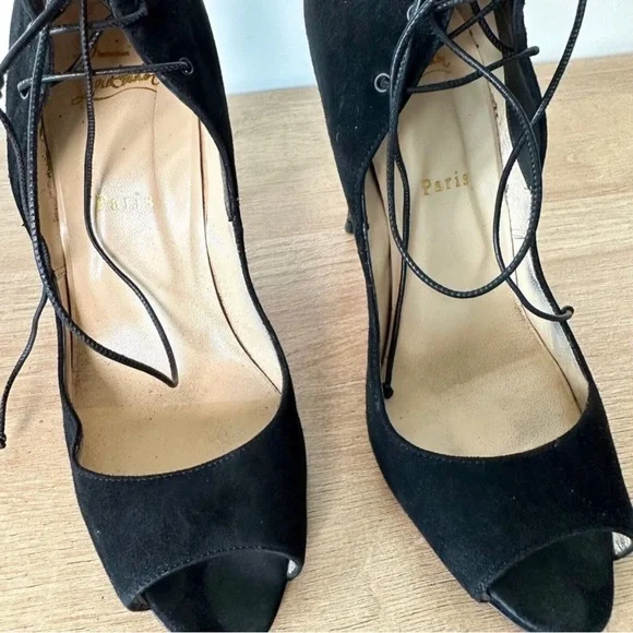 ❤️SOLD❤️Christian Louboutin Heels - Picture 5 of 12